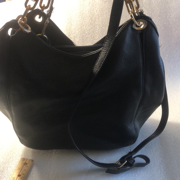 Michael Korea black purse. - Picture 7 of 16